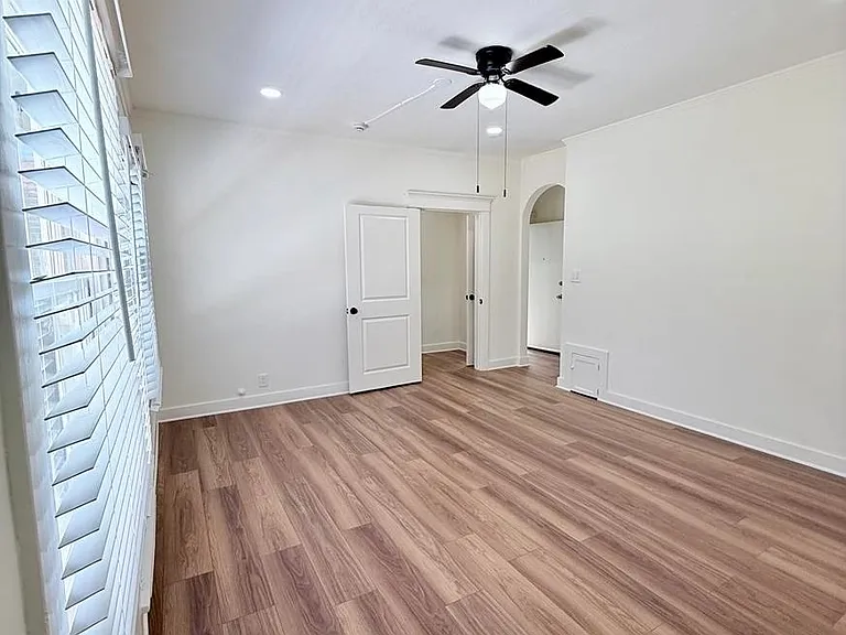2805-2813A S Vermont Ave #5-2809 — Photo 3
