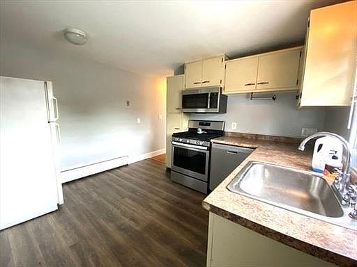 2nd image of 246 Quincy Shore Dr #2