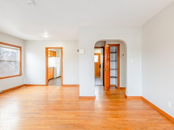 2nd image of 2721 E Allerton Ave