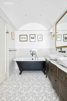 Sold by Sotheby's International Realty | media 13