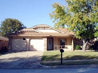 6621 Redbud Dr, Watauga, TX 76148