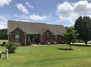 7013 Pack House Dr, Hope Mills, NC 28348