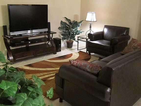 2nd image of 726 W Paseo Del Prado