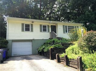 1325 Hertz Dr SE, Cedar Rapids, IA 52403