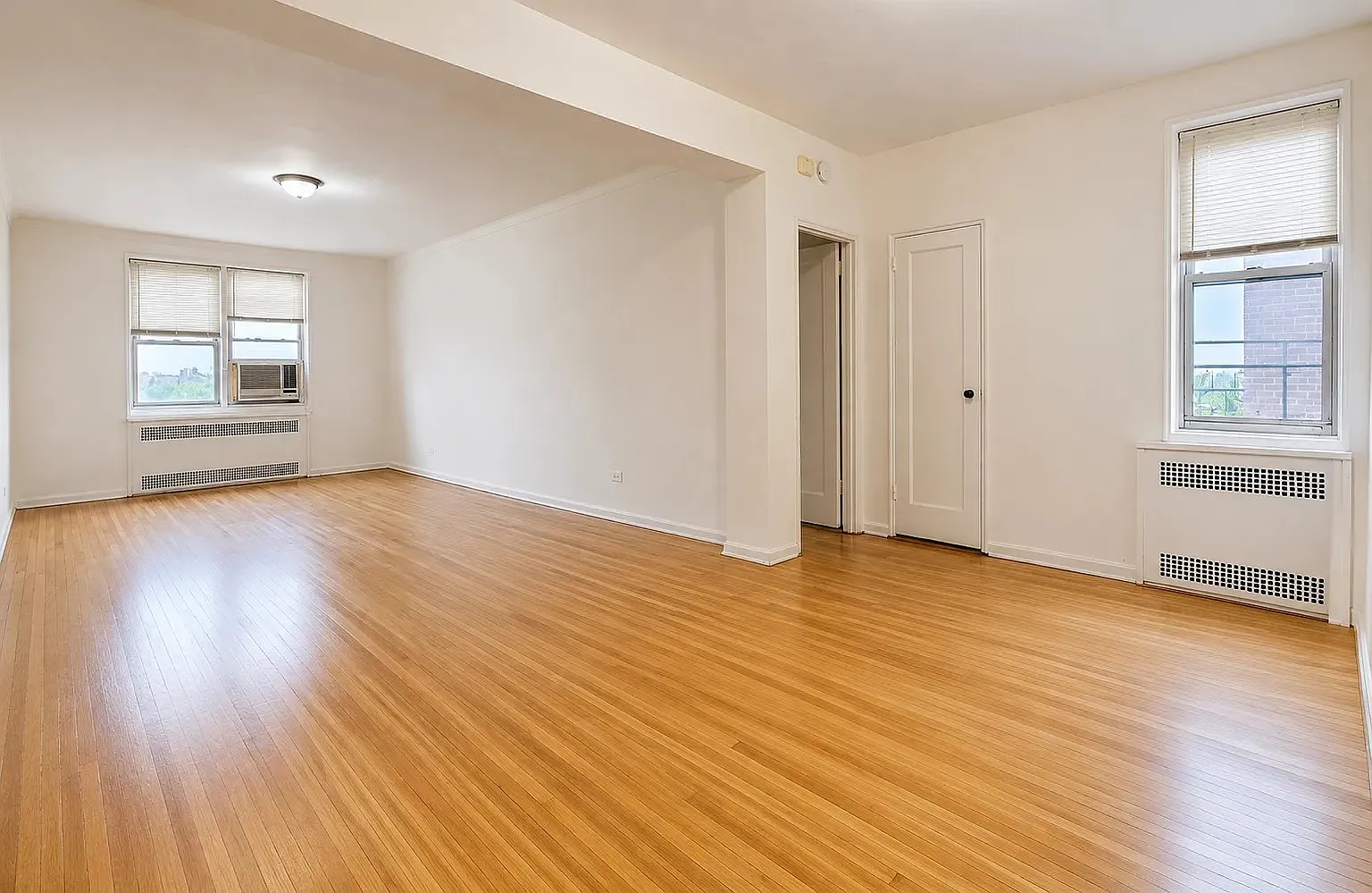 515 Avenue I — Photo 2