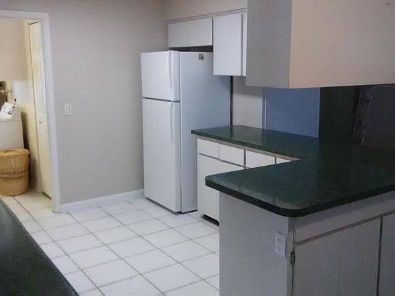 5th image of 1314 Estridge Dr