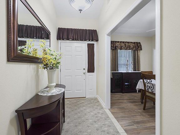 4th image of 64 Churchill Dr
