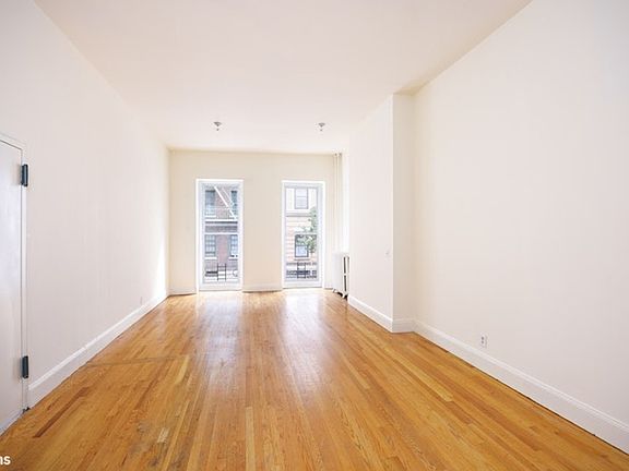 3rd image of 200 W 10th St #1