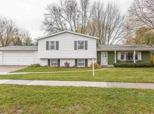 2081 E Vista Cir, De Pere, WI 54115
