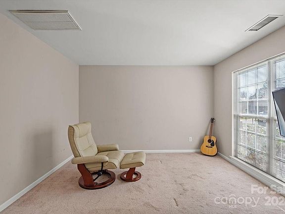 5th image of 1632 Stoney Creek Ln