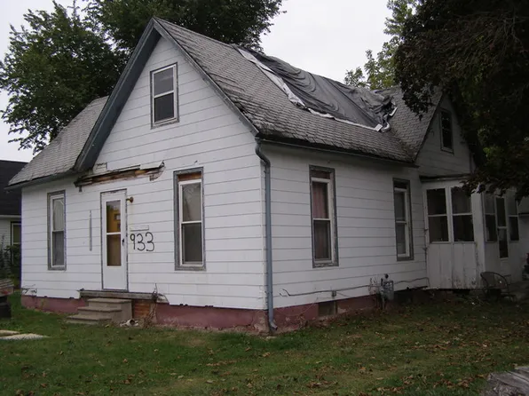 933 S 2nd St, Monmouth, IL 61462