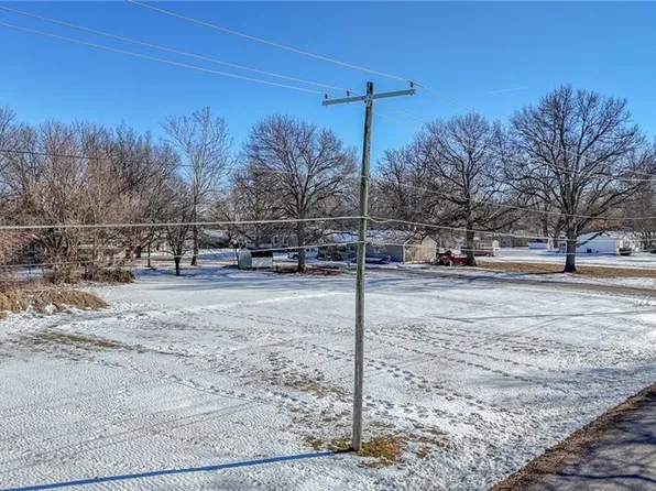 S Olive St, Holden, MO 64040