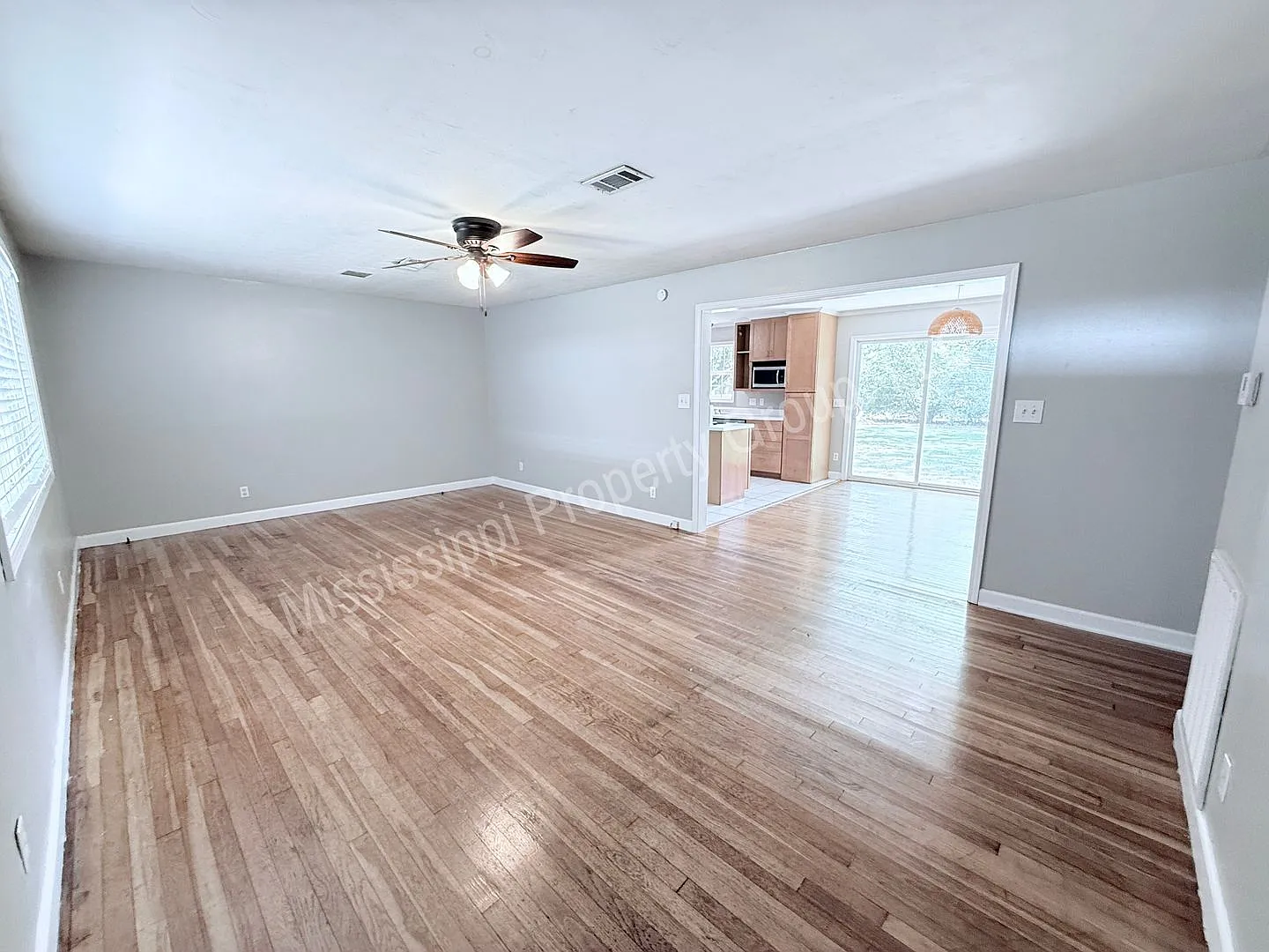 3BR/2BA For Rent — Photo 2