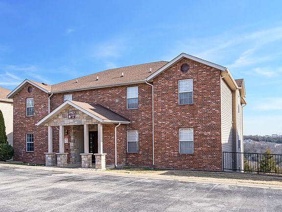 3rd image of 2903 Vineyard Parkway Unit #3