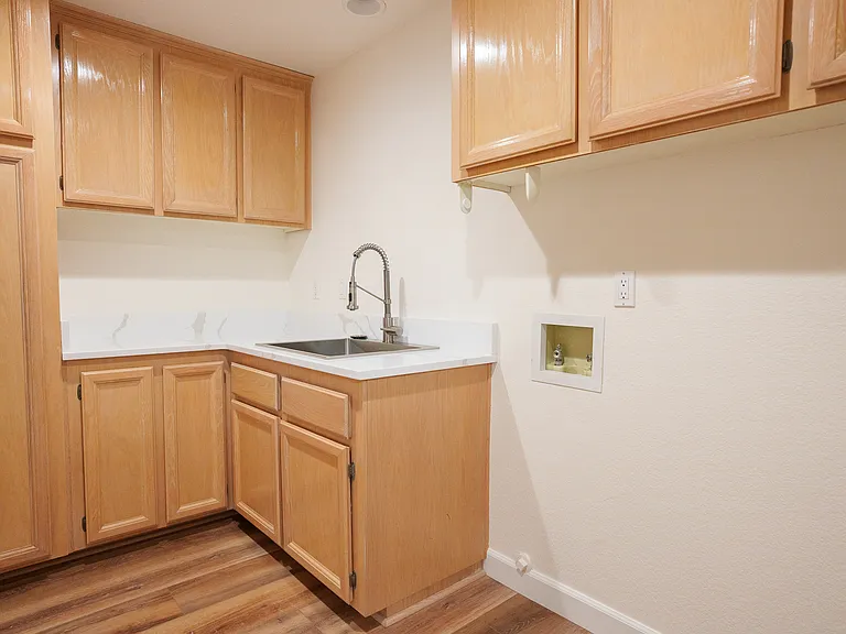 16880 Saint James Dr — Photo 26