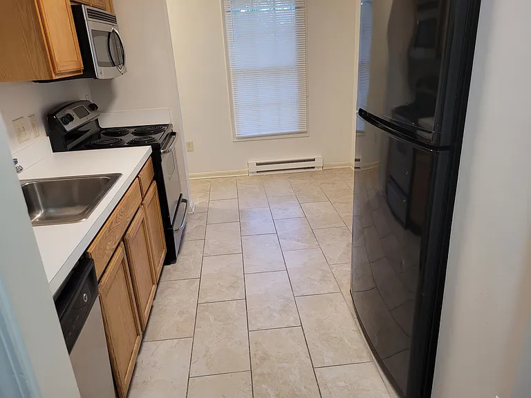 109 Burck St — Photo 10