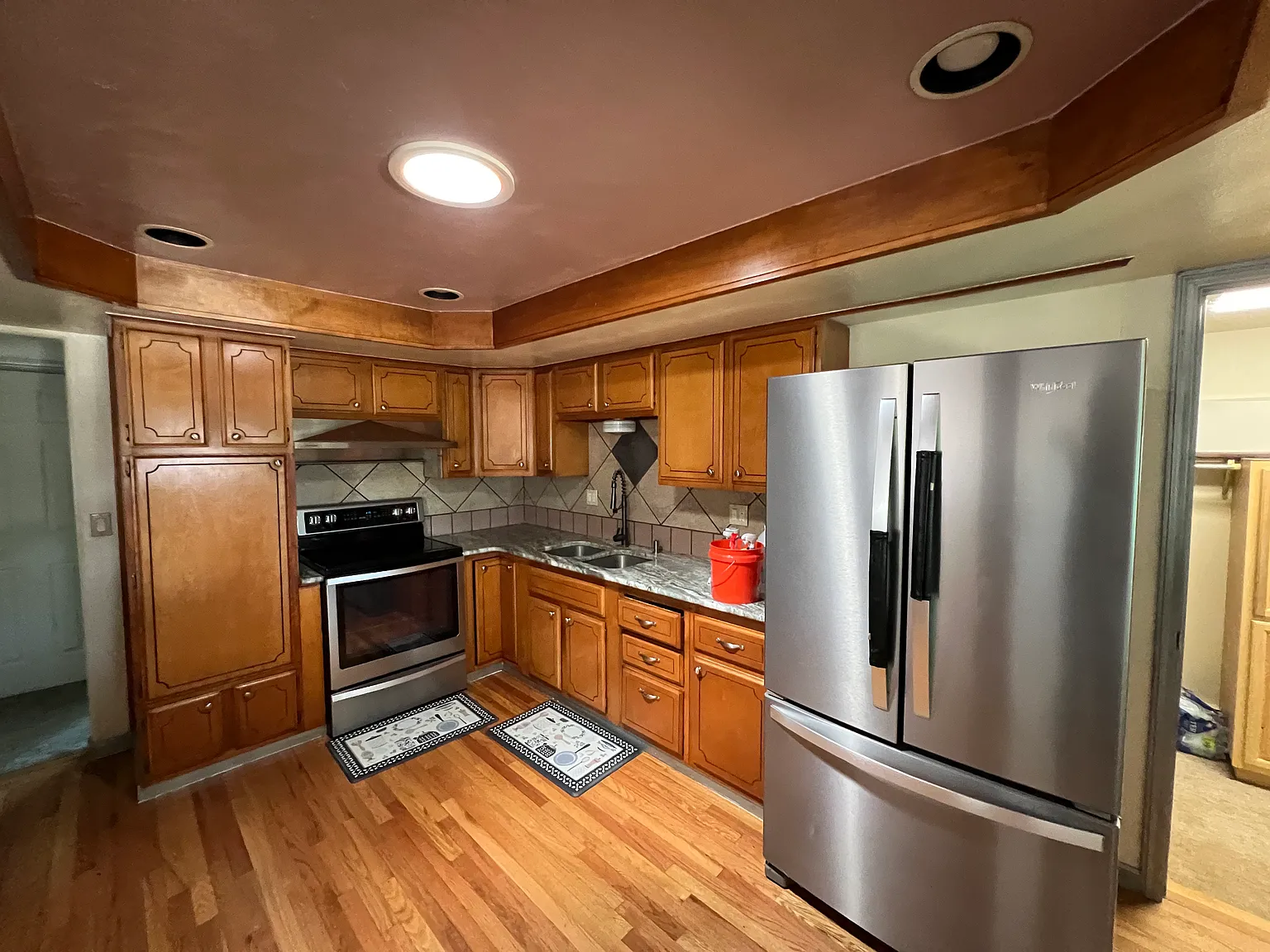 3 bed, 2100 sqft, $2,900 — Photo 3