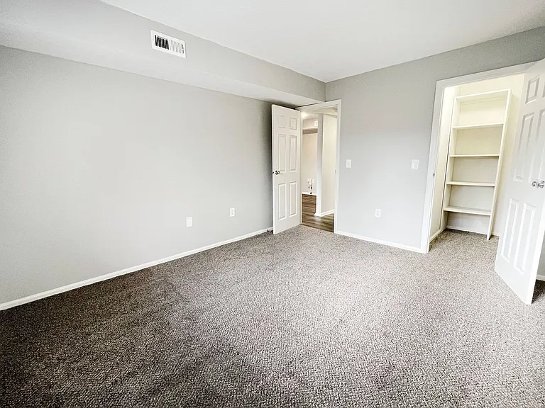 Deercross Apartments — Photo 106