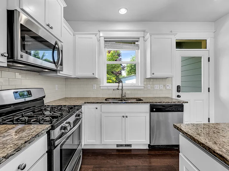 4625 N Hunt St — Photo 5
