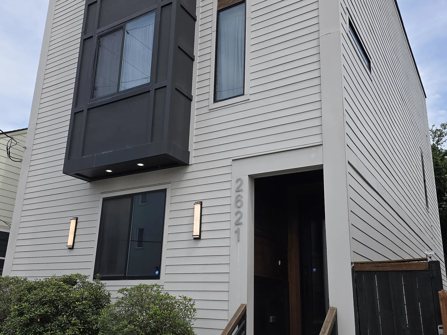 3bed 2.5 Bath 2100 Sqft 2,400$ — Photo 1