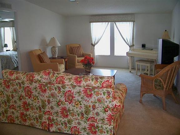 2nd image of 5250 Laurel Oak Dr