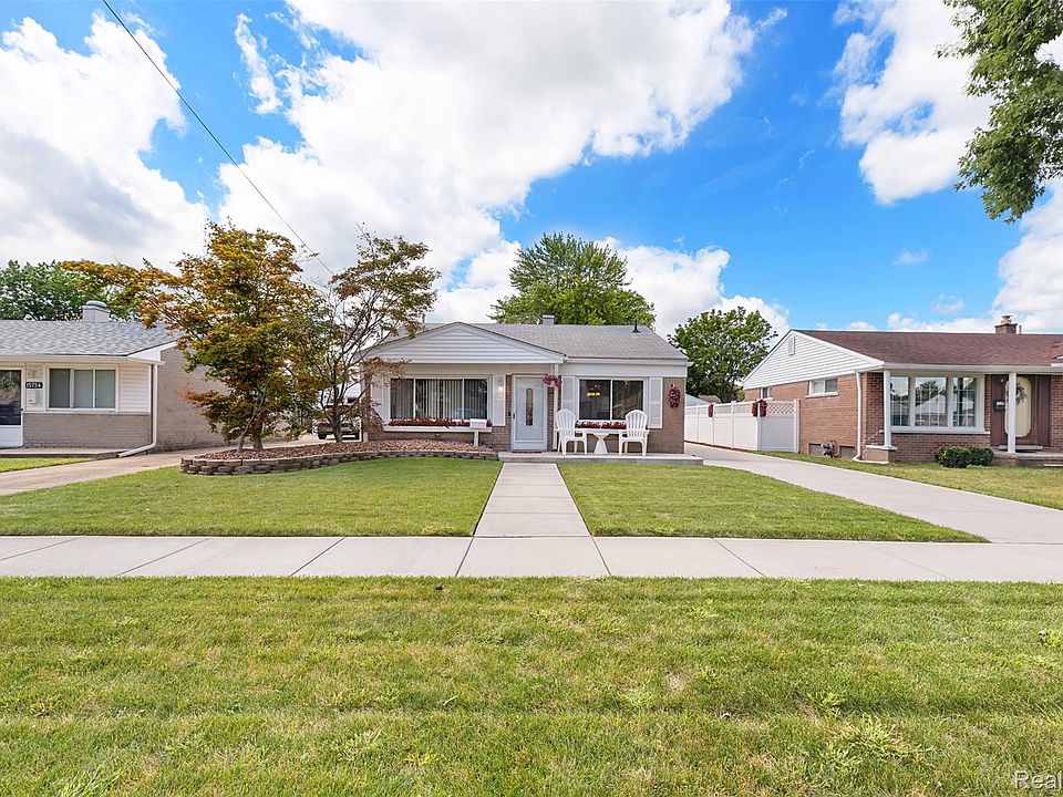 1st image of 15714 Mulberry St