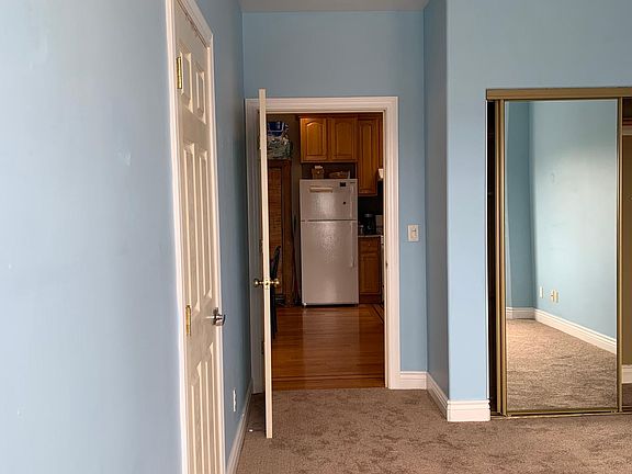 4th image of 2045 Quesada Ave