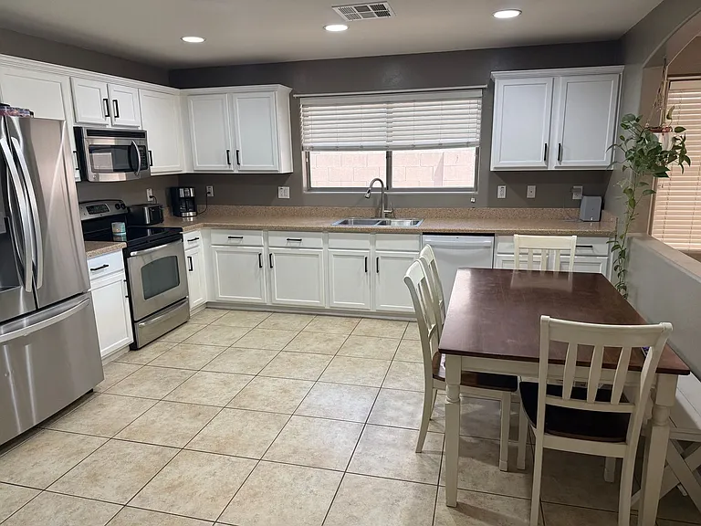 5943 S 248th Dr — Photo 7