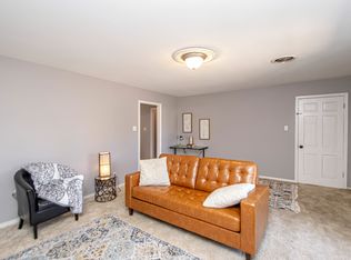 7 Clint Ct APT B, Little Rock, AR 72205