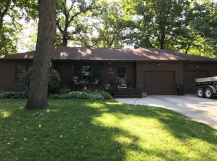 1810 Oakland Ave, Cedar Falls, IA 50613
