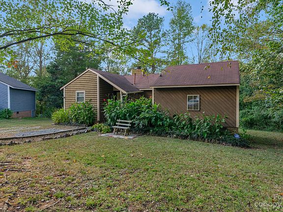 3rd image of 3845 Ashley Hall Dr