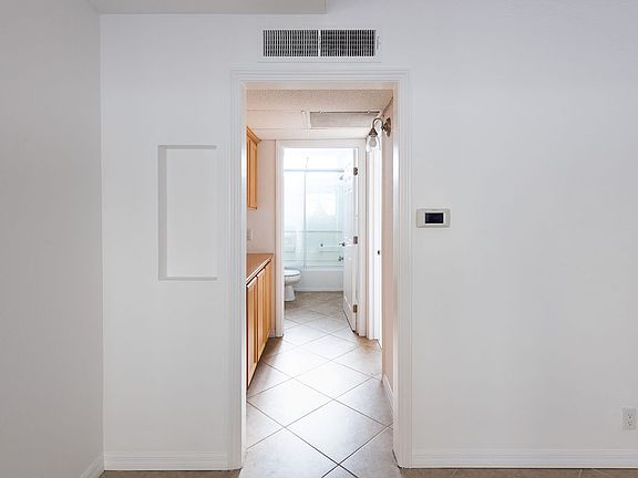 4th image of 3651 Jasmine Ave APT 207