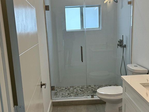 4th image of 3903 NE 16 Place
