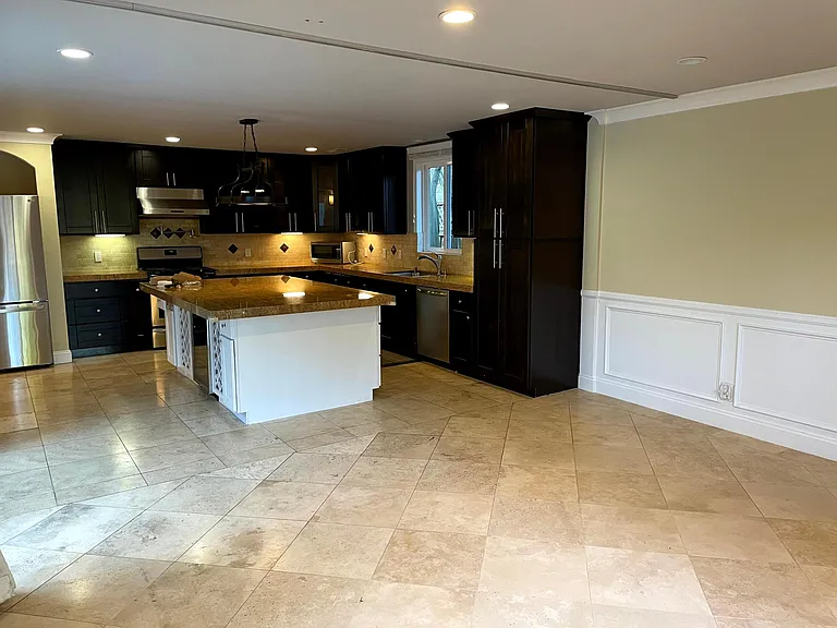 1007 Peggy Ln — Photo 5