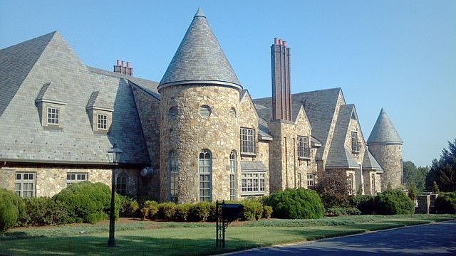 1st image of 1111 Sandhurst Dr