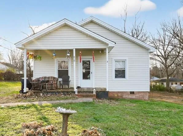 819 S Beaumont Ave, Burlington, NC 27217