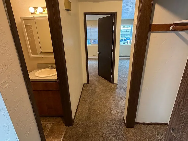 950 NW Sycamore Ave #10 — Photo 1