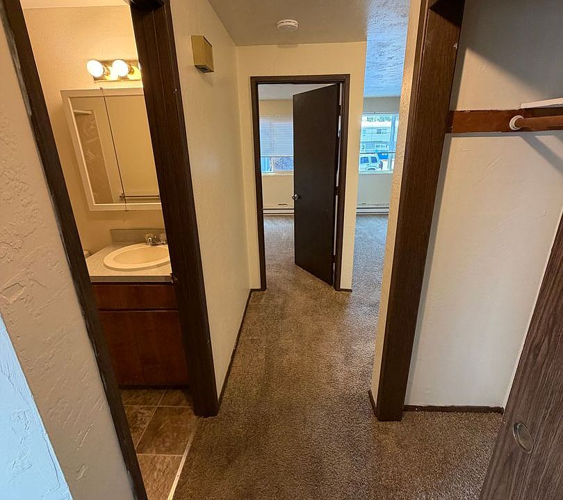 1st image of 950 NW Sycamore Ave #10