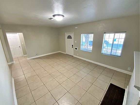 5th image of 1344 W 83rd St