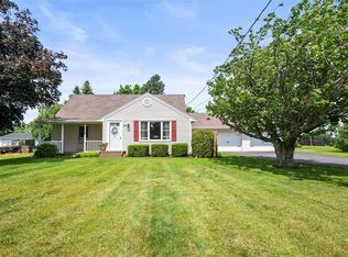 38 Tobin Rd, Henrietta, NY 14467