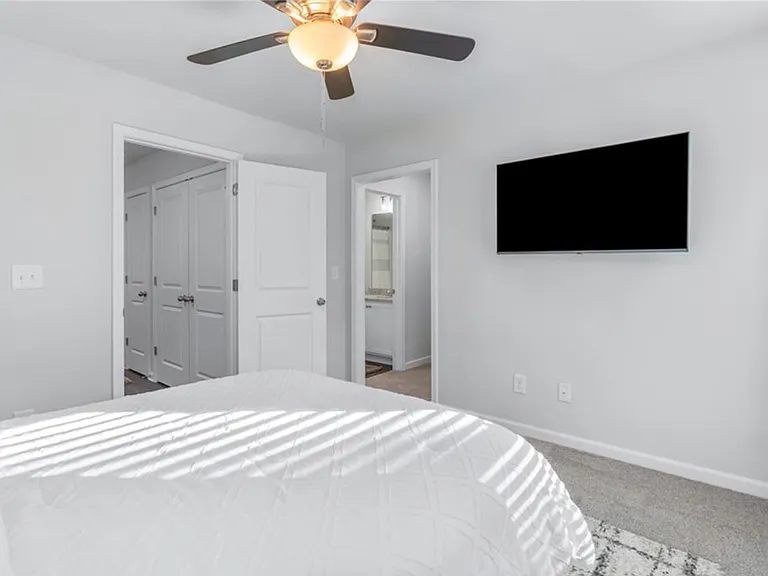 465 Collins Industrial Way — Photo 8