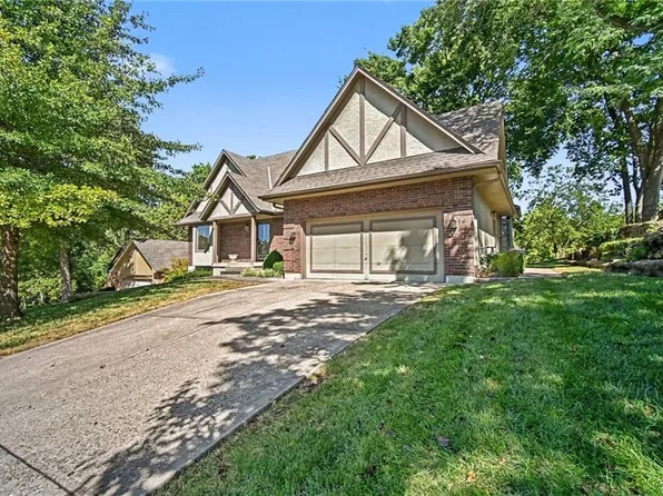 2414 SW Springcreek Ct, Blue Springs, MO 64015