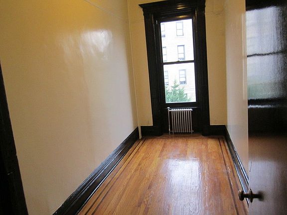 5th image of 1435 Pacific St APT 5