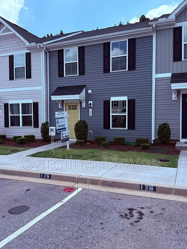 3 bed, 2.5 bath, 1200 sqft, $1,695 — Photo 2