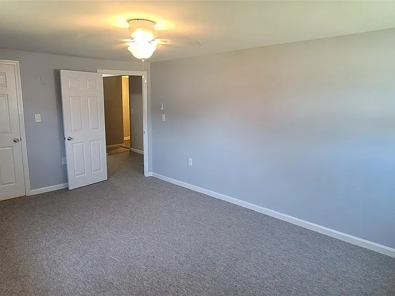 2542 Dock Rd — Photo 10