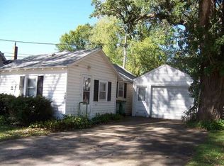 606 6th St SW, Independence, IA 50644