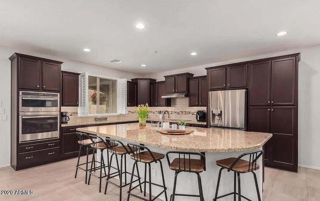 3 bed, 2.0 bath, 2082 sqft, $2,600 — Photo 1