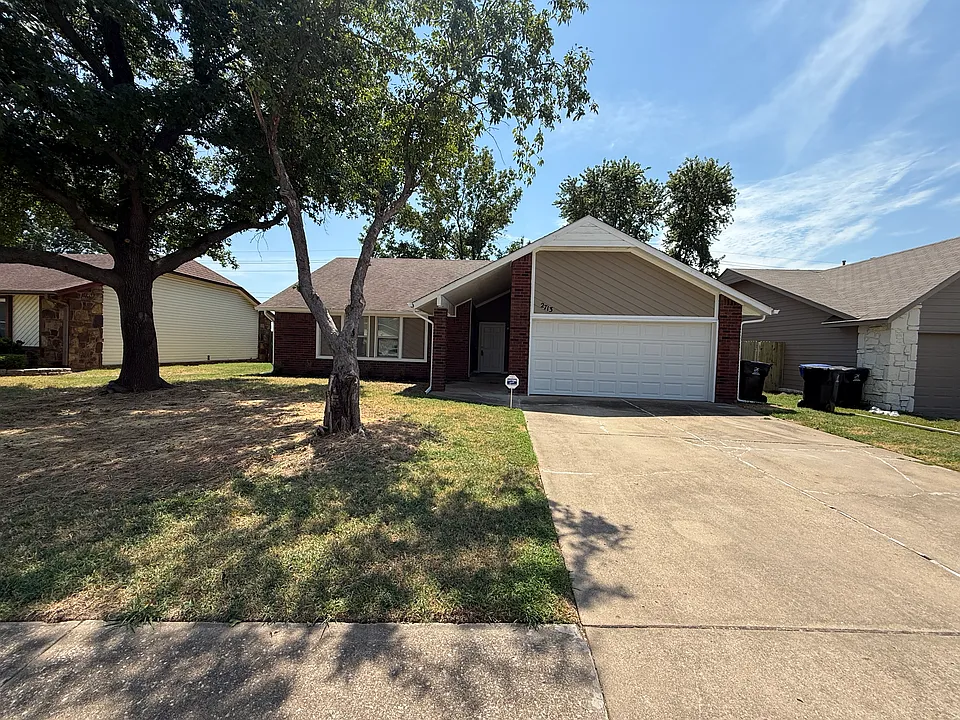 2713 W Houston Pl