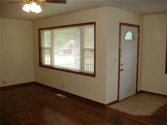 5th image of 1212 W Pine St