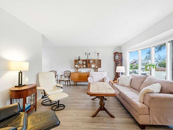 3rd image of 442 E Queensland Pl SE